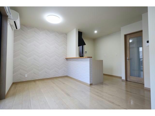 コヤマバックス374 - Room 101