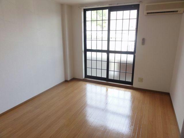 RisingSunGarden - Room 103