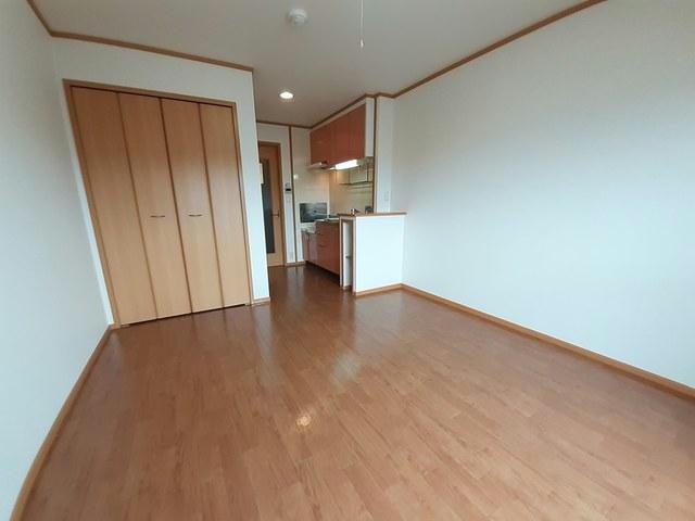 Viola・Lutea - Room 202