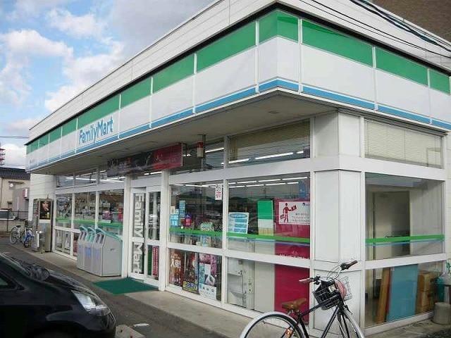 ファミリーマート吉成一丁目店764m