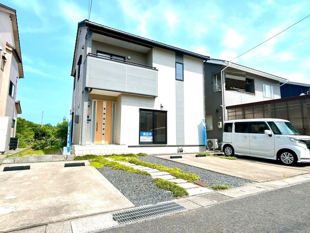 浜坂8中古住宅